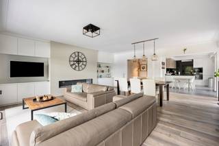 [[ DIT PAND NEEMT DEEL AAN DE ERA OPEN HUIZEN DAG OP 6/12 VAN 13:00 TOT 14:00 ]]Mechelen: Hoogwaardig gerenoveerd appartement met zicht op het water...