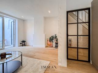 <p>Volledig gerenoveerde stadswoning met 3 slaapkamers en afgewerkte zolder op een rustige ligging.<span></span></p>
<p>Deze instapklare woning omvat volgende indeling op het gelijkvloers: inkomhal , gezellige en lichtrijke leefruimte, volledig uitgeruste keuken met eetplaats en een aangename buitenkoer waar u in alle rust kunt genieten.</p>
<p>1ste verdieping: Op de eerste verdieping bevinden zich de nachthal, twee ruime en volwaardige slaapkamers en een moderne badkamer voorzien van alle hedendaags comfort.</p>
<p>2de verdieping: volledig afgewerkte zolderverdieping die perfect dienst kan doen als extra slaapkamer, bureau, hobbyruimte of polyvalente ruimte, afhankelijk van uw wensen.</p>
<p>Troeven:</p>
<ul>
<li>Volledig gerenoveerde woning</li>
<li>Gezellige buitenkoer</li>
<li>Instapklaar</li>
<li>3 volwaardige slaapkamers</li>
<li>Volledig afgewerkte zolderverdieping met tal van mogelijkheden</li>
</ul>
<p>Voor verdere informatie of een vrijblijvend bezoek contacteer Céline op 0476/60 60 23 of mail naar celine@immax.be.<br />Stedenbouwkundige inlichtingen in aanvraag.</p>