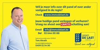 <p><span>Ondergrondse autostaanplaats, geschikt voor kleine auto of moto. Nieuwe, nog uit te voeren belijning, ter indicatie aangeduid in het geel. </span></p><p><span>De plaats wordt kleiner om de draaicirkel van de wagens in de ondergrondse parking te garanderen. Vandaar dat deze plaats goedkoop geprijsd is en dat ze uitermate geschikt is voor het stallen van een moto of een kleine wagen. Interesse? Maak snel een afspraak om eens te gaan kijken en kom niet TE LAET! </span></p>