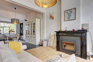 Deze ruime en verzorgde woning bevindt zich vlakbij het bruisende centrum van Kapellen en alle winkels, openbaar vervoer, park,...De woning...