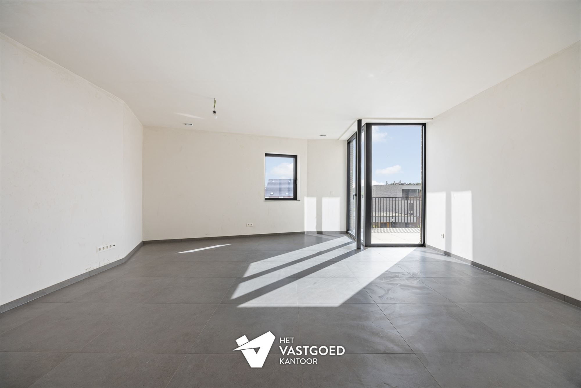 RUIM EN LICHTRIJK APPARTEMENT MET 1 SLAAPKAMER - foto 5