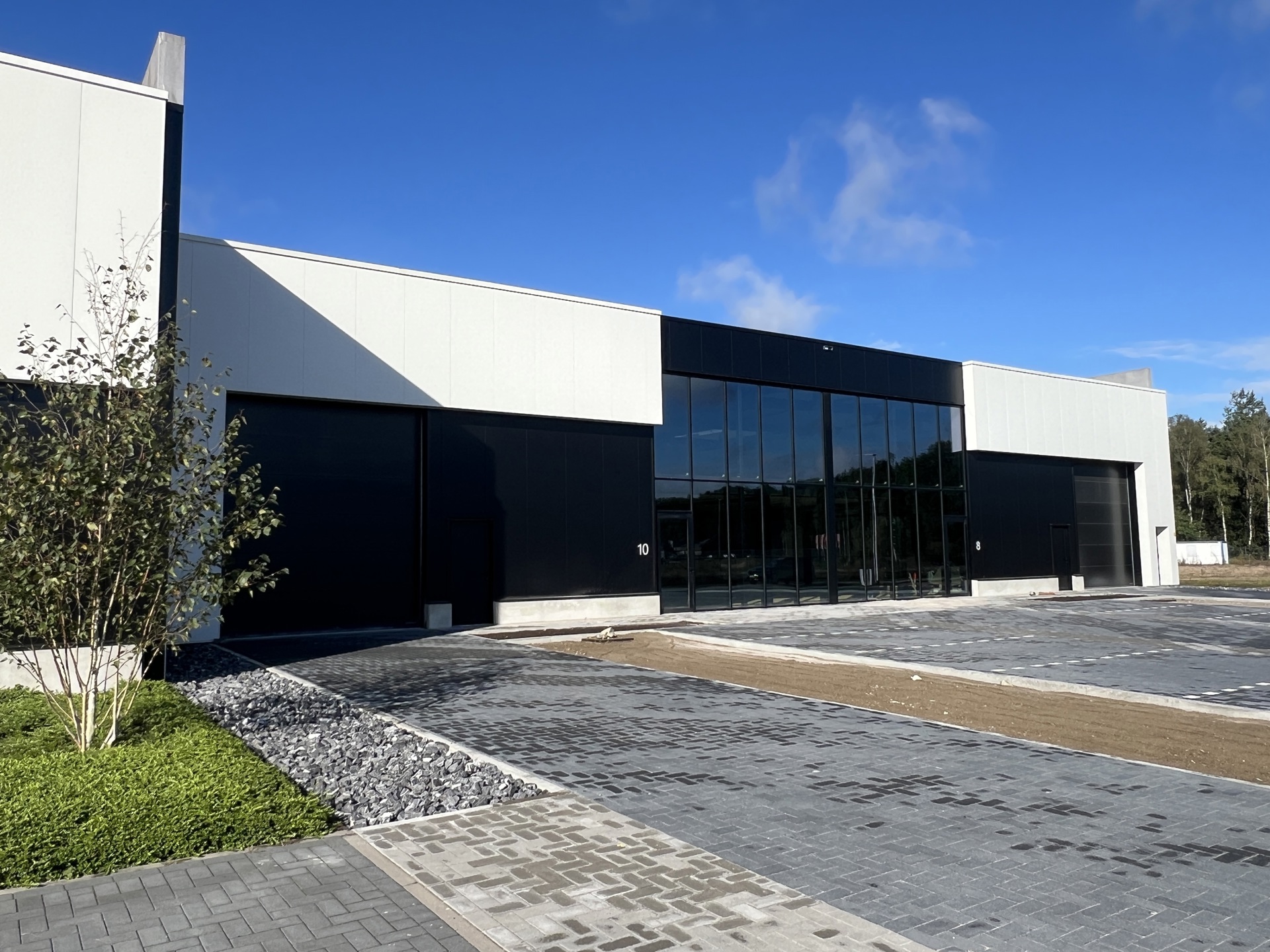 Commercial for rent in Houthalen-Helchteren - photo 1