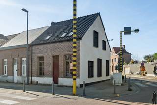 Af te werken woning in het centrum van Kontich-KazerneAlgemeen:- Volledig af te werken woning, gelegen in het centrum van Kontich-Kazerne- Vlakbij...