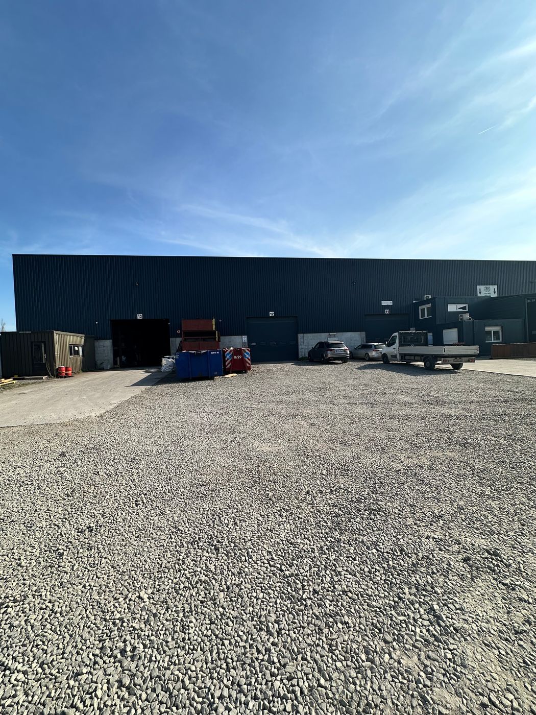 Zone de stockage de +/- 6 000 m² - photo 2