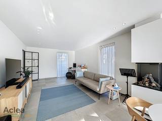 Deze recente woning met bouwjaar 2021 vinden we terug in een nieuwe, rustige wijk 'Neringen' in Lovendegem. De uiterst ruime woning staat op...
