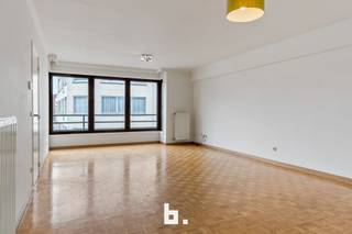 Algemeen bezoekmoment woensdag18 juni. Gelieve u in te schrijven via onze website https://tinyurl.com/4nhesv3r.Dit lichtrijke appartement biedt...
