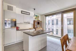 Recent appartement te koop op een toplocatie in Brugge.Het appartement is gelegen nabij het station en dicht bij alle uitvalswegen (Expresweg,...