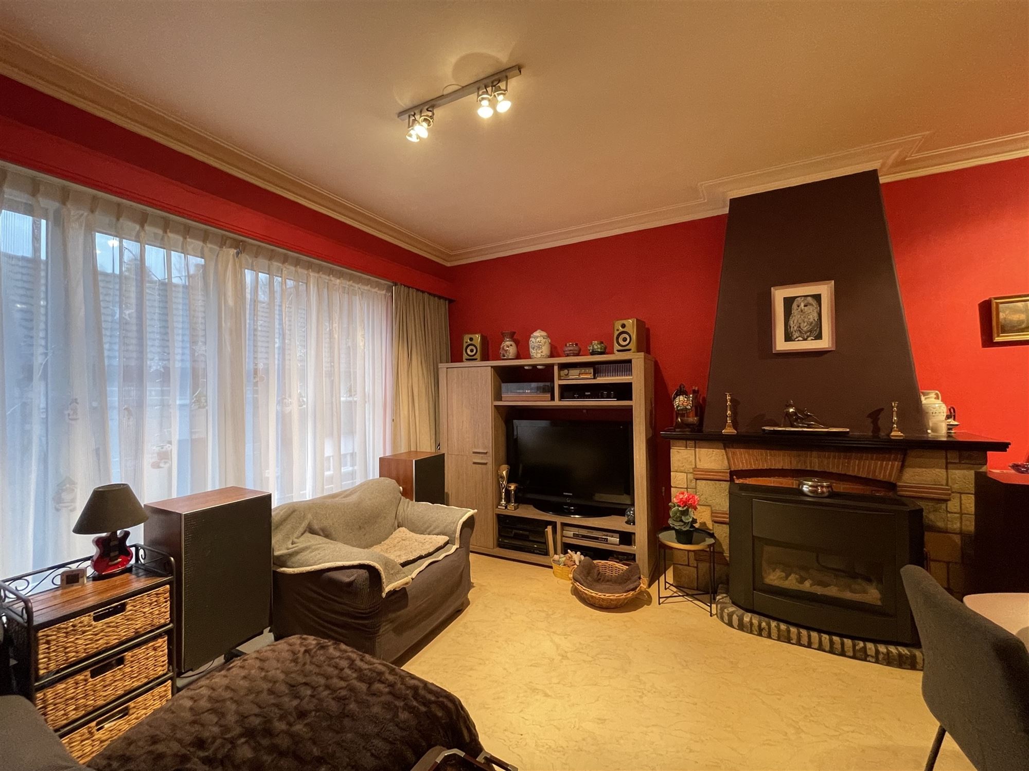 Halfopen, op te frissen woning met carport in groene omgeving - foto 4