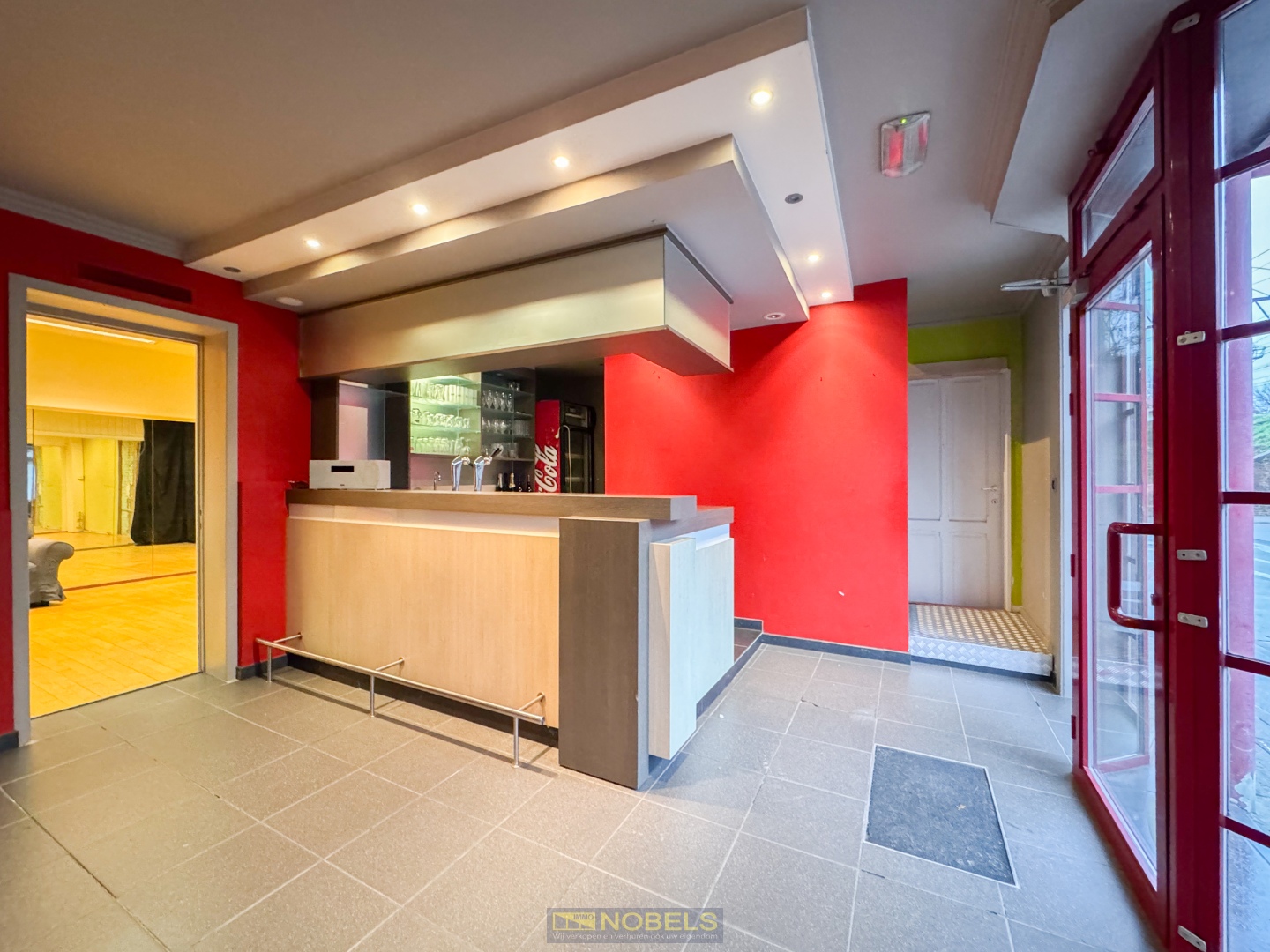 Te koop, veelzijdig handelspand met privatieve woonst op toplocatie nabij het station van Zottegem! - foto 4