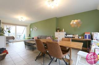 Mooi gelegen appartement op de 2de verdieping van residentie "Millennium". Op wandelafstand van het stadscentrum en de Grote Markt. Winkelcentra gelegen op 100m. In de onmiddellijke omgeving van scholen en openbaar vervoer. 

Dit goed onderhouden en recent appartement is volledig instapklaar.

De 100 m² woonoppervlakte werd verdeeld over een keuken, living, twee slaapkamers, badkamer, toilet, berging en op de hogere verdieping een zoldergedeelte. 

In mei 2011 kreeg het appartement een volledig nieuwe ingerichte keuken.

Verder beschikt het appartement eveneens over 3 terrassen waarvan 2 vooraan en 1 achteraan. 

Een autostaanplaats is inbegrepen !!