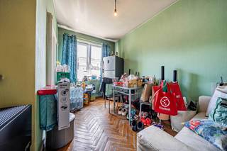 We Invest Liège et Lucas (0479/76.60.97) vous proposent à la vente cet appartement d’une chambre situé au RDC d'un petit immeuble de 6 unités...