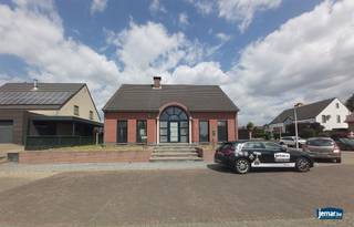 Op zoek naar een instapklare gezinswoning met veel ruimte en comfort? Deze vrijstaande woning in een doodlopende straat in het gezellige Kotem...