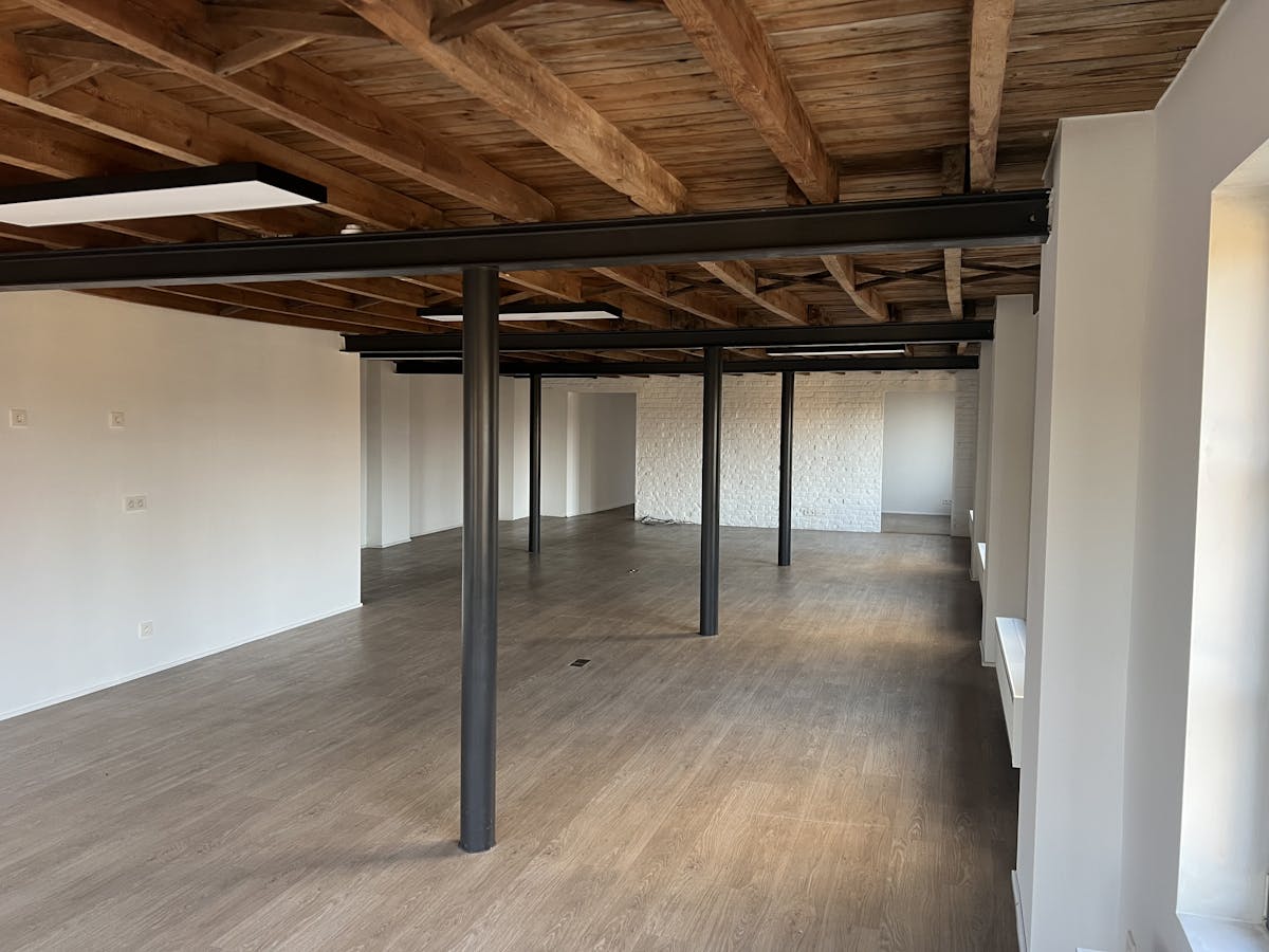 Office space for rent of approx. 250 m² in Tielt - photo 2