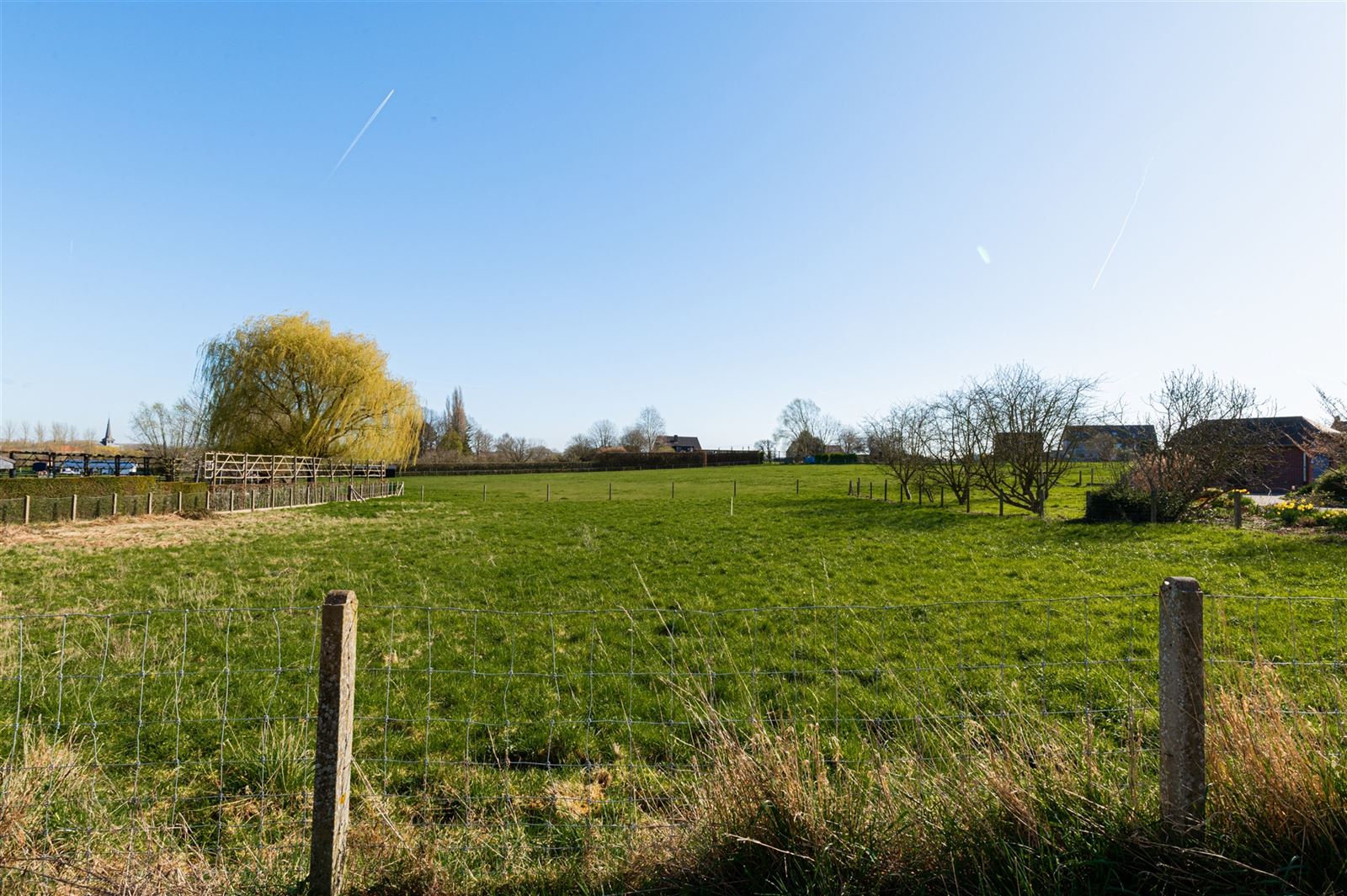 Mooie bouwgrond in rustige straat - foto 1