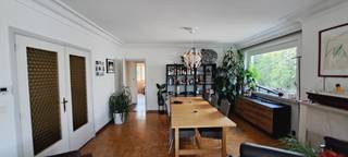 Ruim en lichtrijk 2-slaapkamerappartement met TERRAS en mooi uitzicht, uitstekend gelegen in Sint-Michiels Brugge, met een vlotte verbinding naar...