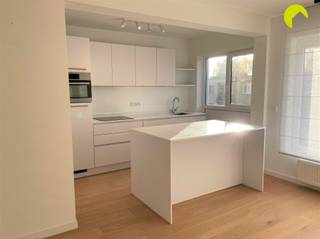 In een rustige woonwijk te Boechout, gelegen op wandelafstand van winkels, scholen, verbindingswegen en openbaar vervoer vinden we dit...