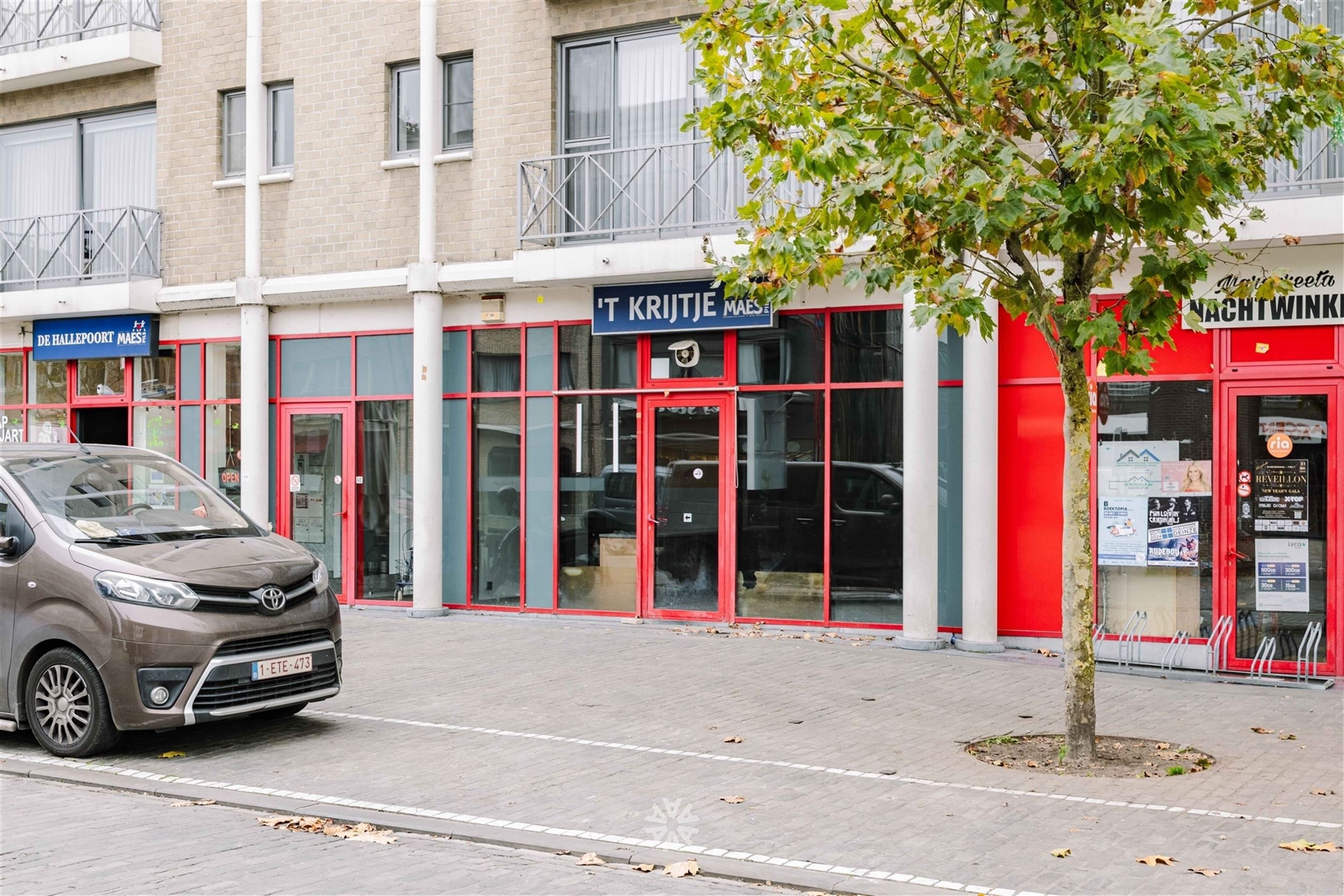 DEINZE CENTRUM - Riant handelspand op toplocatie in Deinze - foto 1