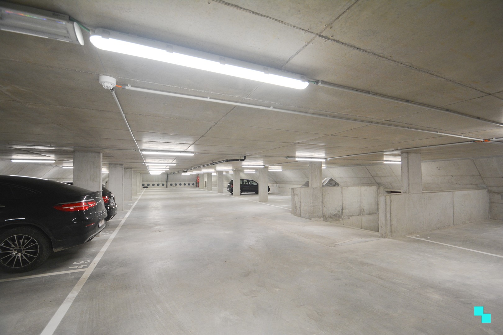 Binnen- en buitenparkeerplaatsen nabij centrum Ingelmunster - foto 4