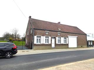 Deze karaktervolle open bebouwing, een authentieke boerderijwoning uit de 19de eeuw, is gelegen in het hart van de Denderstreek op een perceel van...