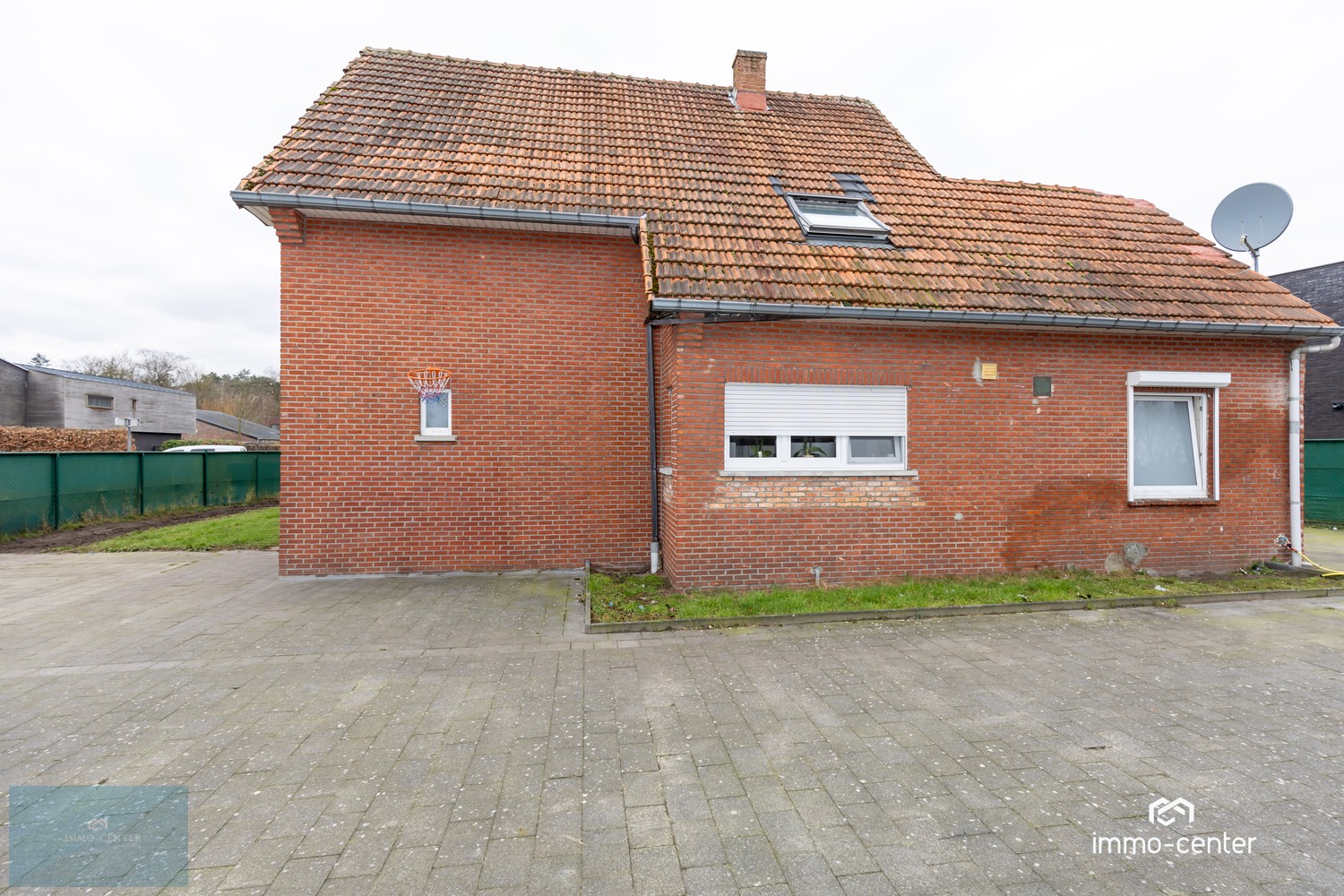 Ruime open bebouwing met westgerichte tuin in Genk - foto 4