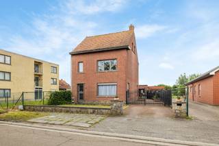 Welkom in deze charmante, instapklare woning gelegen op een uitstekende locatie in Sint-Niklaas, op wandelafstand van winkels, scholen,...