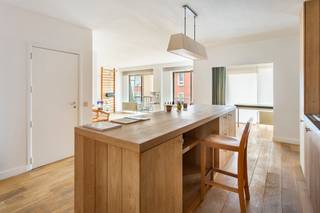 Ruim appartement van ca 153 m² aan de Ruggeveldlaan in Deurne. Deze locatie is de ideale uitvalsbasis voor jonge gezinnen of stadsbewoners op...