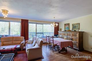 Op een rustige en groene locatie, op wandelafstand van Hof ter Linden en Fort 5, bevindt zich dit aangenaam en lichtrijk appartement met open zicht...