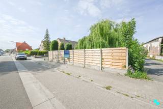 Zuidwestelijk georiënteerde bouwgrond van 542m² te Ooigem, rustig gelegen in een aangename woonomgeving. Het perceel is geschikt voor...