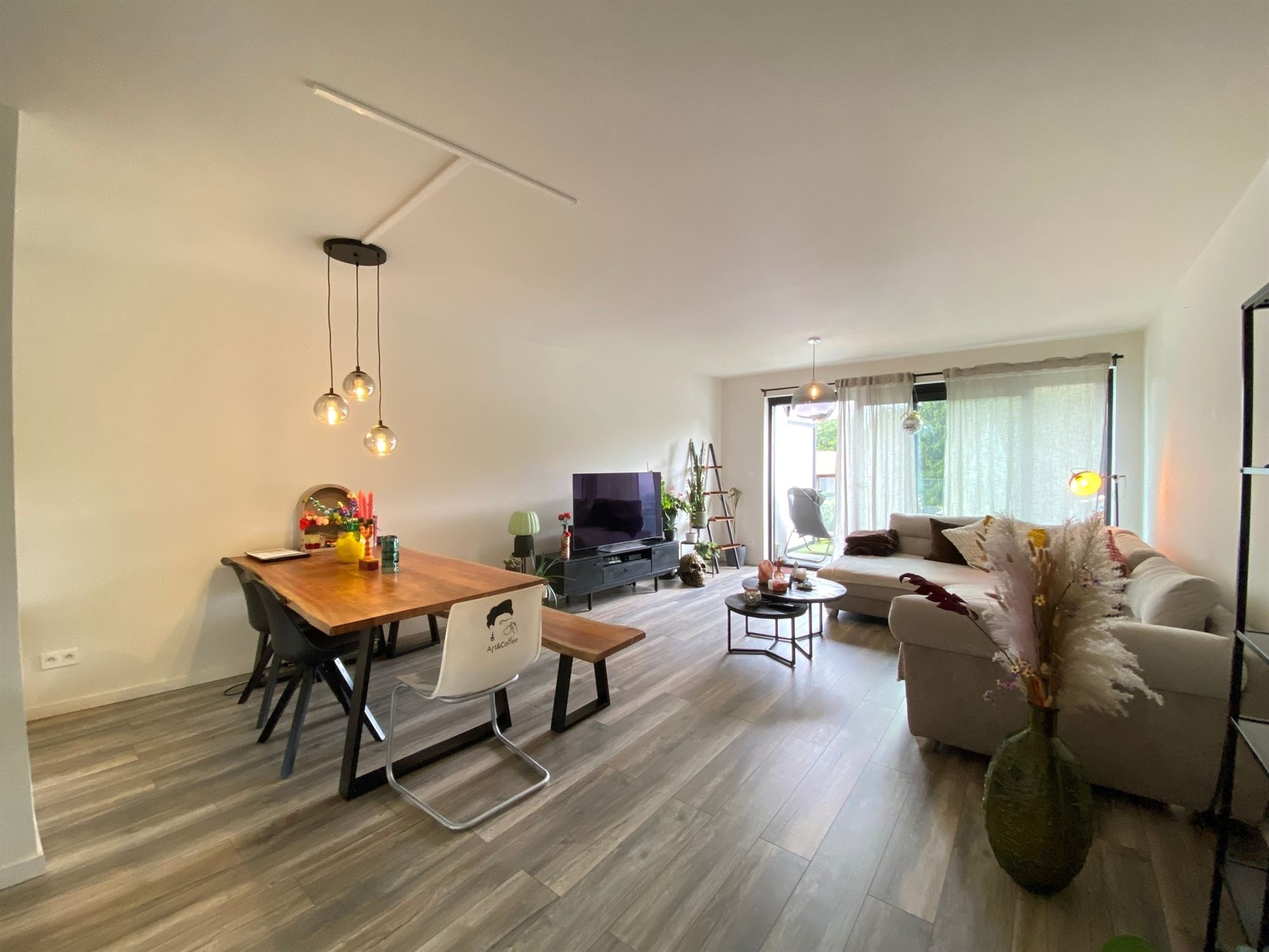 Duplex-appartement met 2 slaapkamers en autostaanplaats, centraal gelegen te Evergem - foto 5