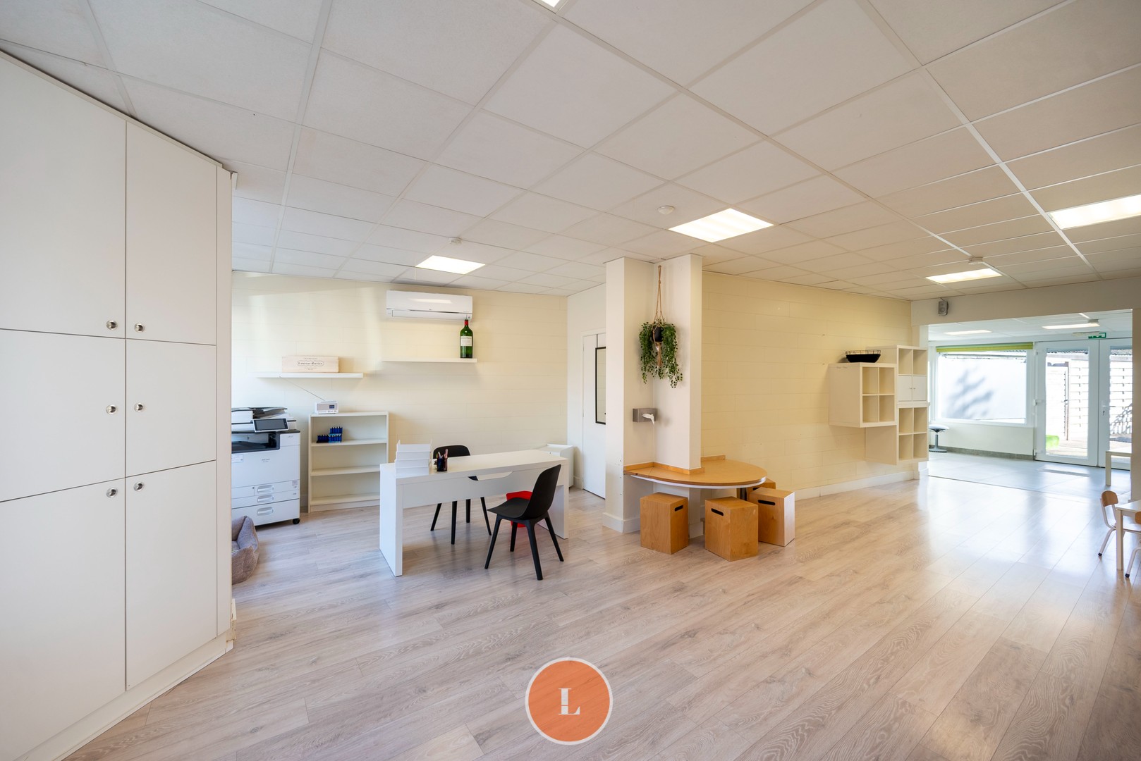 Te koop ruime halfopen woning met 4 slaapkamers en uitweg te Sint-Eloois-Winkel. - foto 2