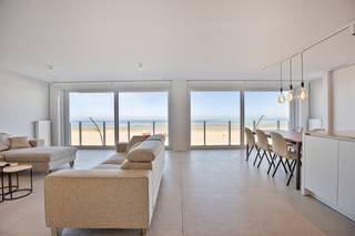 Cet appartement extrêmement rare est situé au troisième étage de la résidence moderne FalconBeach (construite en 2020), née de la fusion de...