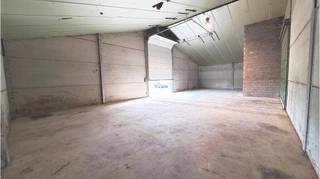 Landelijk gelegen OPSLAGPLAATS met een oppervlakte van 500 m² te huur in Uitkerke - Blankenberge.Elektriciteit & drijfkracht aanwezig !Voorschot...