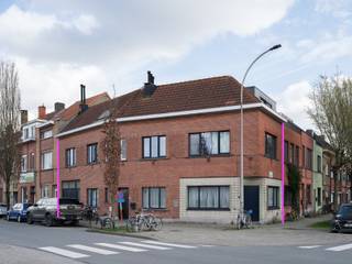 <p>Deze ruime opbrengsteigendom is ideaal voor investeerders! Oorspronkelijk vergund als handelspand met woonst, werd het gebouw in de loop der jaren heringedeeld naar 2 woonentiteiten. De overtreding is intussen strafrechtelijk verjaard, het pand kan zonder zorgen verder als residentieel verhuurde eigendom worden geëxploiteerd.</p>
<p>Het gebouw heeft een solide basis en biedt verschillende mogelijkheden, maar een opfrissing is aangewezen om het verhuurpotentieel optimaal te benutten. De indeling omvat twee wooneenheden, 1 per verdiep, wat potentieel heeft om een aantrekkelijk rendement te bieden.</p>
<p>Gelegen in het hart van Gentbrugge geniet dit pand van een uitstekende bereikbaarheid. Openbaar vervoer, belangrijke invalswegen, fietsvoorzieningen en alle nodige faciliteiten zoals winkels, scholen en ontspanningsmogelijkheden bevinden zich in de directe omgeving.</p>
