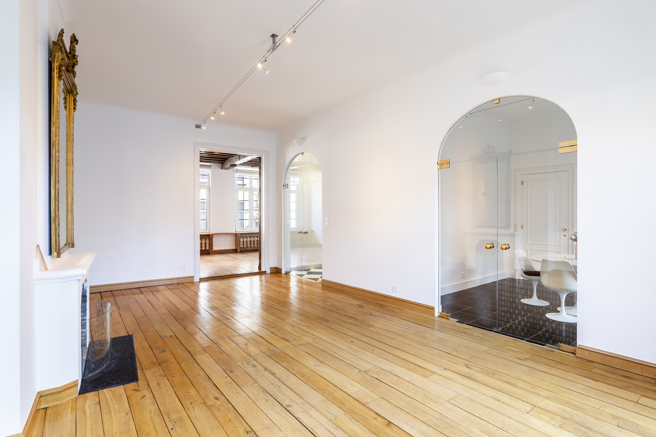Apartment for rent in Antwerp with 5 bedrooms - photo 2