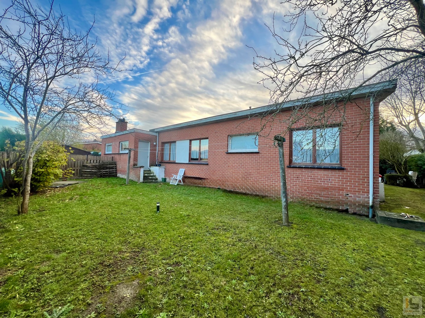 Bungalow in doodlopende straat met 3 slaapkamers en garage - foto 2