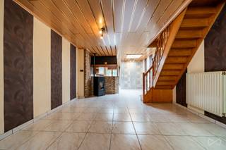 To renovate according to your desires – House 2 bedrooms with exteriorComposition:- Large bright living room of 37 m 2;- Open kitchen giving access...