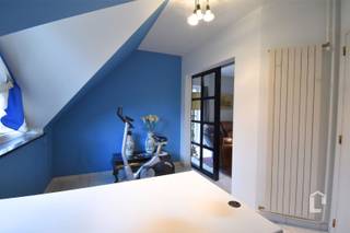 Ruime, unieke villa met bureaus in woonwijk in Sint-Martens-Latem Bent u op zoek naar een ruime, alleenstaande woning nabij het centrum van...