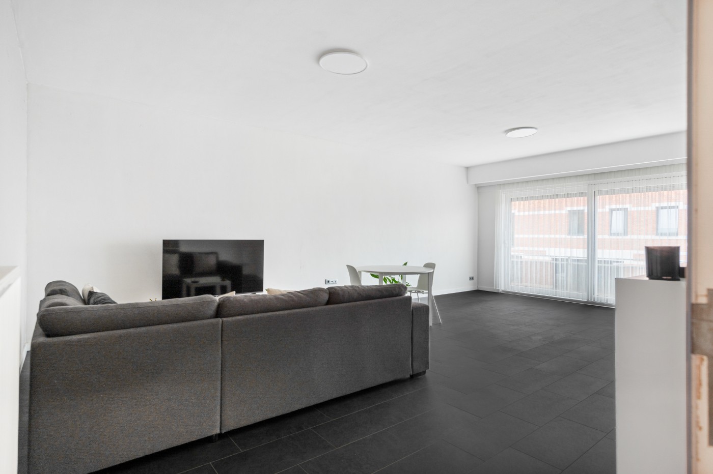 Instapklaar appartement met 2 slpk., balkon en garagebox - foto 4