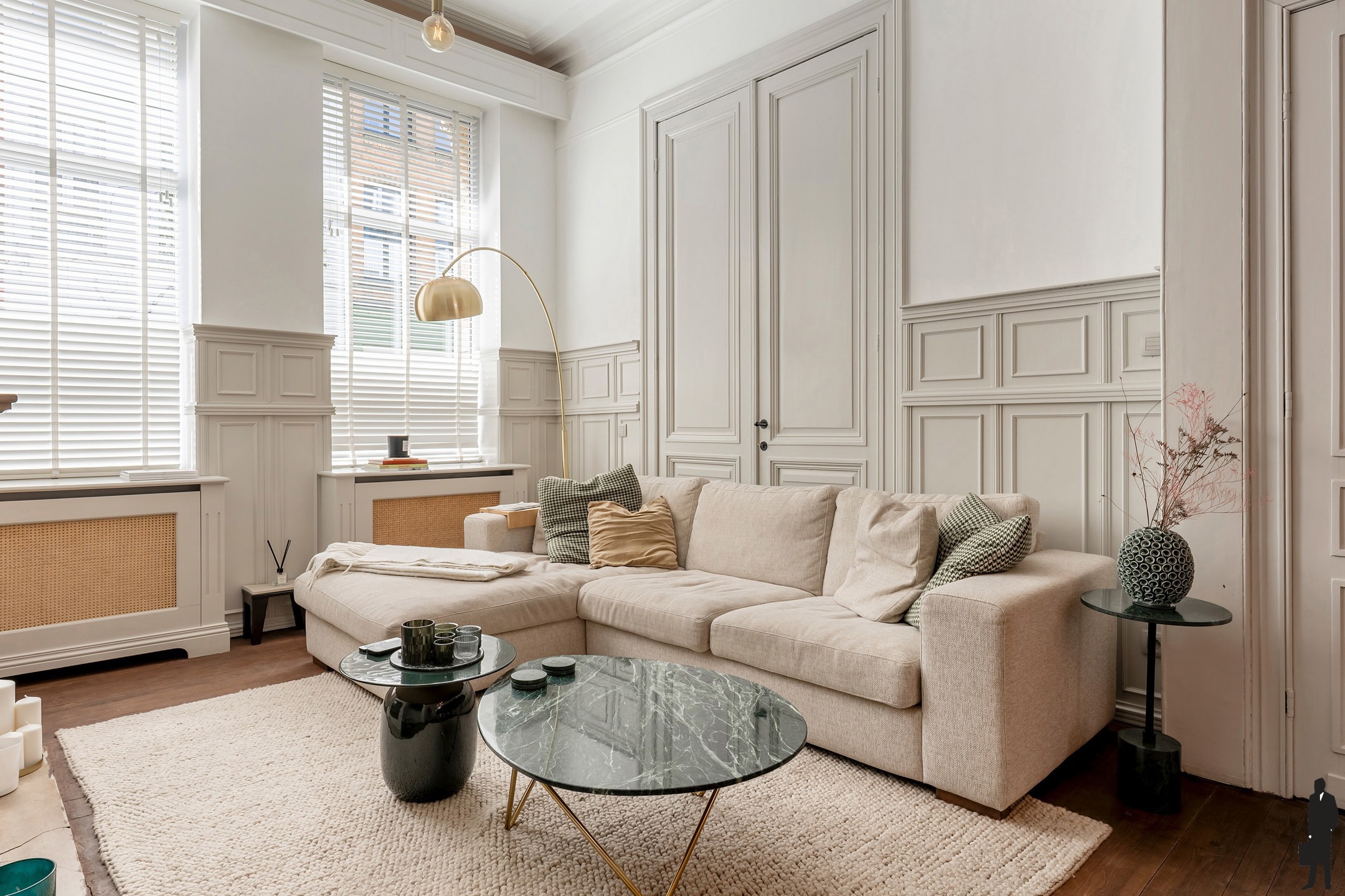 Karaktervolle, volledig gerenoveerde woning met 4 slaapkamers en stadstuin in het hart van Berchem - foto 1