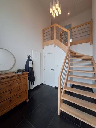 Deze mooie open bebouwing te Zonhoven bestaat op het gelijkvloers uit een inkomhal, living, keuken, toilet, wasplaats, garage en tuin met terras.Op...