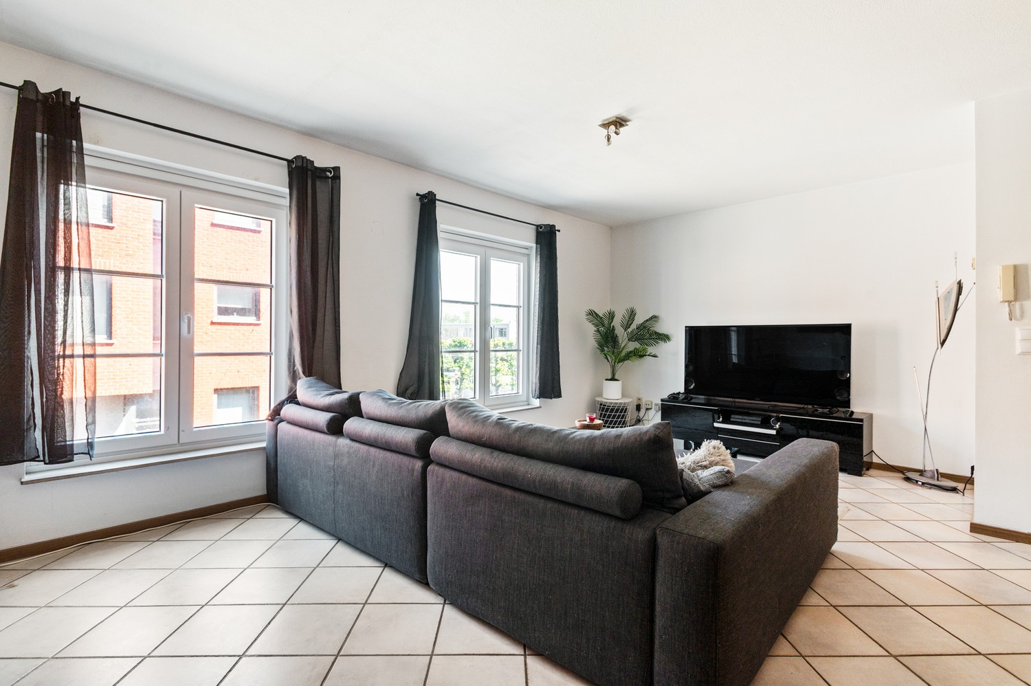 Ruim appartement (94 m²) met twee slaapkamers in het centrum van Broechem! - foto 3