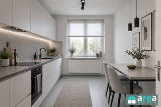<p><span>Deze lichtrijke duplexwoning op de eerste verdieping op de Antwerpsesteenweg 78 te Hoboken combineert ruimte, comfort en een centrale ligging. Gelegen nabij winkels, scholen, openbaar vervoer en invalswegen geniet u hier van een uitstekende bereikbaarheid naar Antwerpen en omliggende gemeenten.</span></p><p><span>Troeven:</span></p><ul><li><span>4 volwaardige slaapkamers </span></li><li><span>Zeer veel natuurlijke lichtinval </span></li><li><span>Steeds uitstekend onderhouden </span></li><li><span>Geen dringende renovatiewerken vereist </span></li><li><span>Dubbele beglazing </span></li><li><span>Dak en gevels geïsoleerd </span></li></ul><p><span>Indeling:</span><span><br />Via de inkomhal betreedt u de ruime leef- en eetruimte, waar de grote raampartijen zorgen voor een aangename lichtinval. Aansluitend bevindt zich de functionele keuken. De ruime badkamer met douche bevindt zich ook op het eerste verdiep, net als de eerste grote slaapkamer. Op het tweede verdiep beschikt de woning over drie volwaardige slaapkamers, ideaal voor gezinnen of wie extra ruimte wenst voor een bureau of hobbykamer. De woning werd doorheen de jaren met zorg onderhouden.</span></p><p><span>Dankzij de aanwezige isolatie, dubbele beglazing en kwalitatieve afwerking geniet u van een aangenaam wooncomfort zonder dringende renovatiewerken.</span></p><p><span>Voor meer informatie kan u terecht bij Area Partners: info@area.be of 03/284.60.60</span></p>