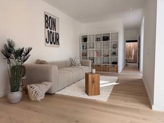 Cet immeuble d'investissement entièrement rénové avec 3 appartements et 3 places debout est situé dans un emplacement idéal dans le centre de...