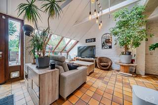 Info: maxime.l@weinvest.be or +32 470 43 68 61Come and discover this superb family home, tastefully decorated and ready to welcome its new owners!...