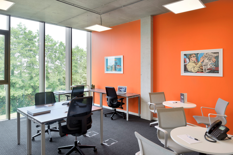 Business ruimte op de Pottelberg Kantoor 103 heeft een ruimte van 26,2m2 voor vier tot acht personen. 24/24u bereikbaar. Uiterst professioneel. - foto 4