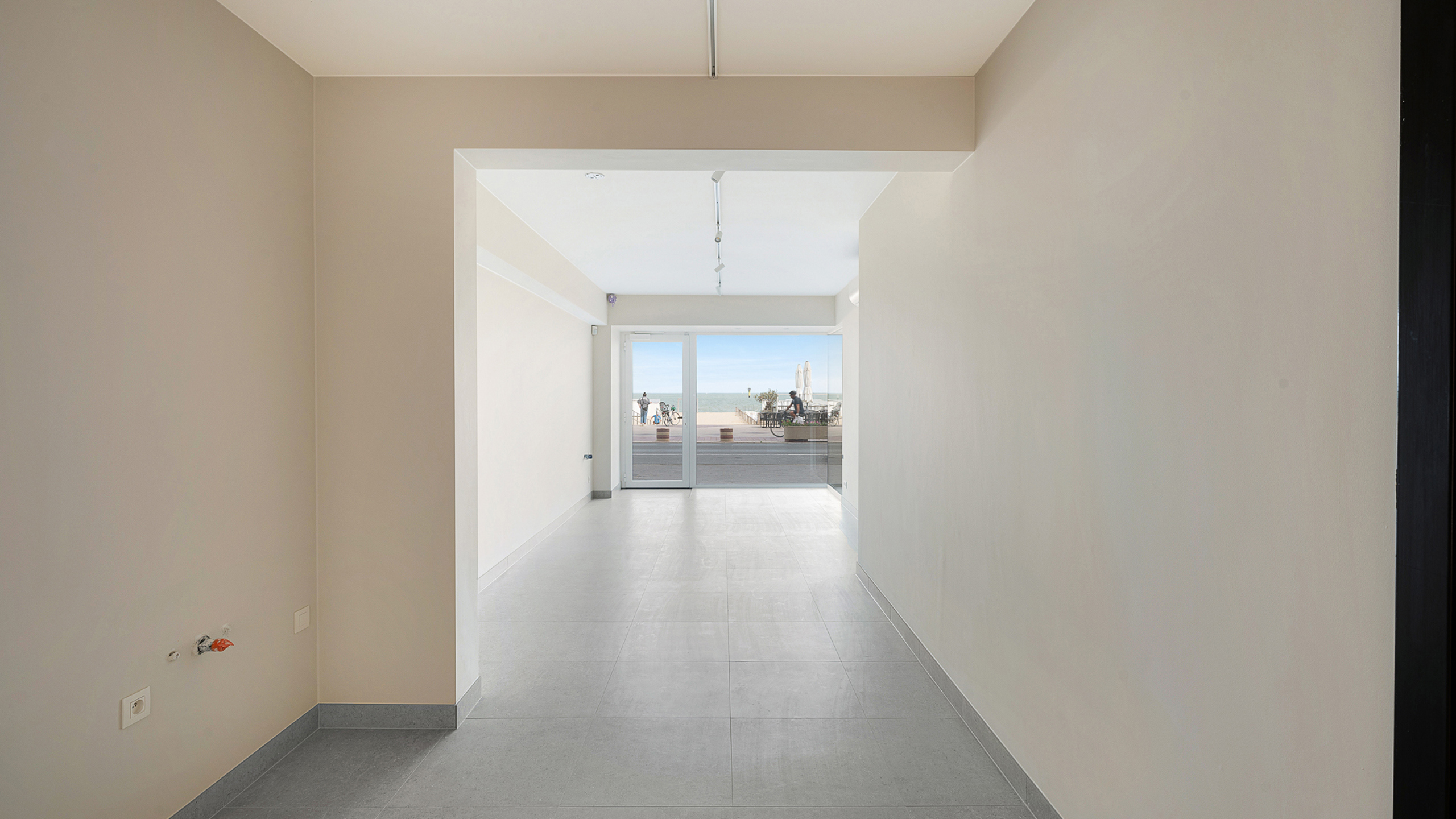 Instapklare handelsruimte op een toplocatie aan de Zeedijk van Knokke. - foto 5