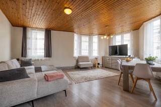 À VENDRE À GANDCet appartement situé au centre-ville se trouve à quelques minutes à vélo du centre de Gand, à proximité des transports en commun, des...