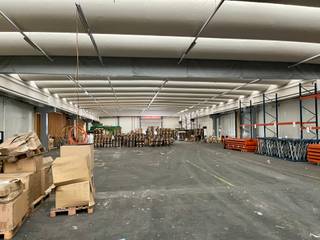 Au pied de l'autoroute, entrepôt de 8.500m² louer. atouts: - Parking de 2.400m2 - Hauteur libre de 5m - 4 quais de chargements couverts -...