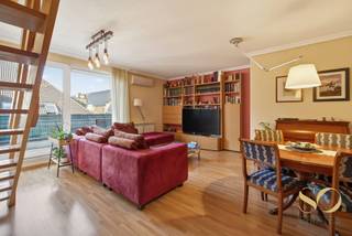 Gelegen in een gegeerde residentiële wijk van Etterbeek, in de onmiddellijke nabijheid van openbaar vervoer, scholen, winkels en groene...