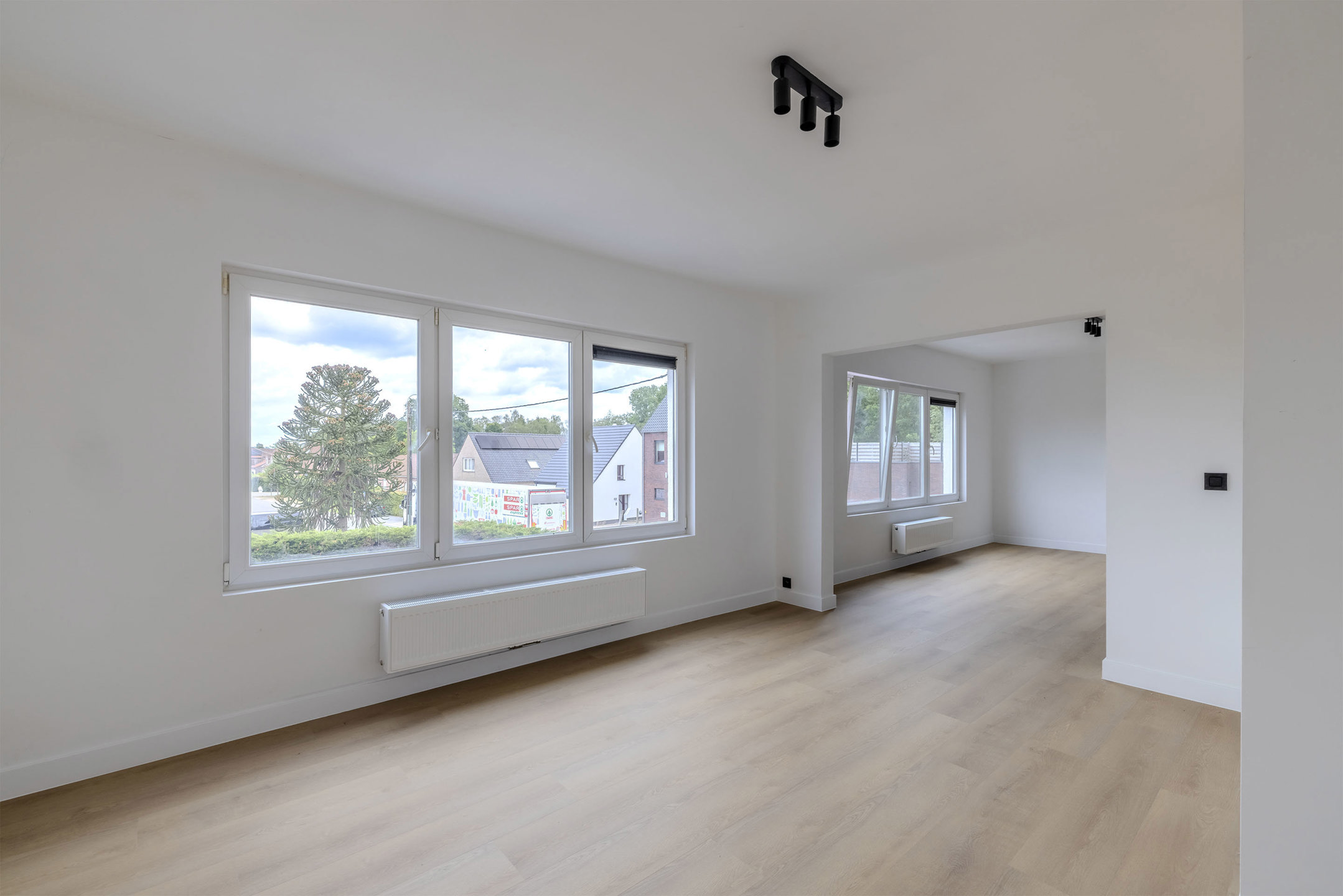 Gerenoveerd appartement met twee slaapkamers en staanplaats - foto 2
